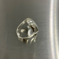 tiinei / Specimen glass ring