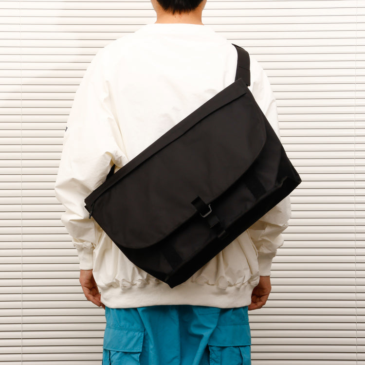 WILD THINGS / POLY CORDURA MESSENGER