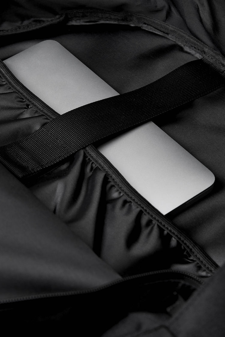 PACKING  MAT RIP BACKPACK BLACK  PA-054　