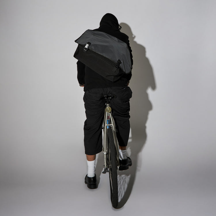 PACKING  BLACK REFLECTIVE MESSENGER PA-058