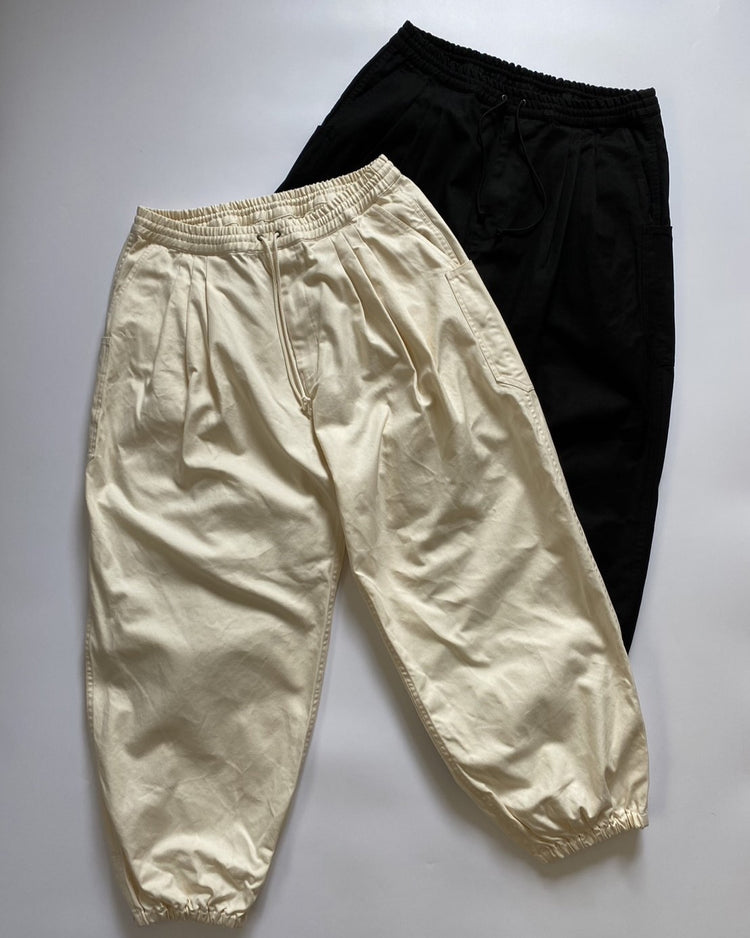 roundabout /  Cotton Serge 3tuck Big Balloon Pants