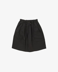 Sillage / circular short pants black stripe twill